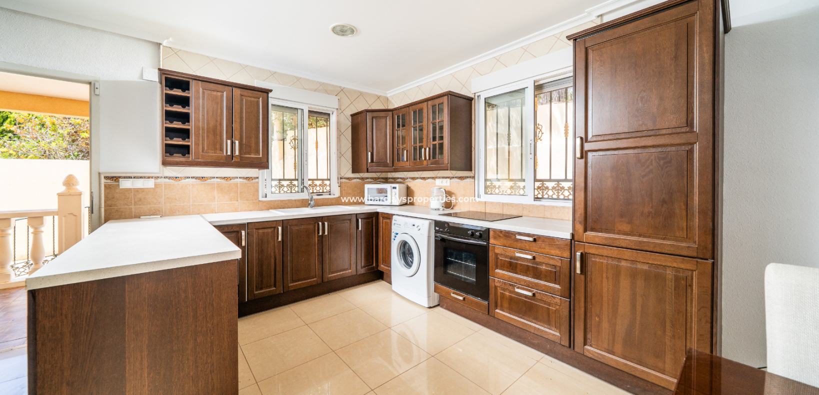 Resale - Fristaende Villa  - Urb. La Marina