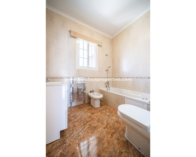 Resale - Fristaende Villa  - Urb. La Marina