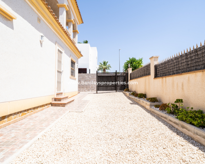 Resale - Fristaende Villa  - Urb. La Marina