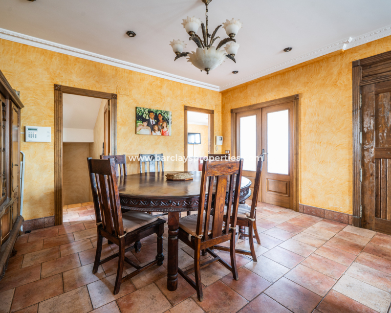 Resale - Fristaende Villa  - Urb. La Marina