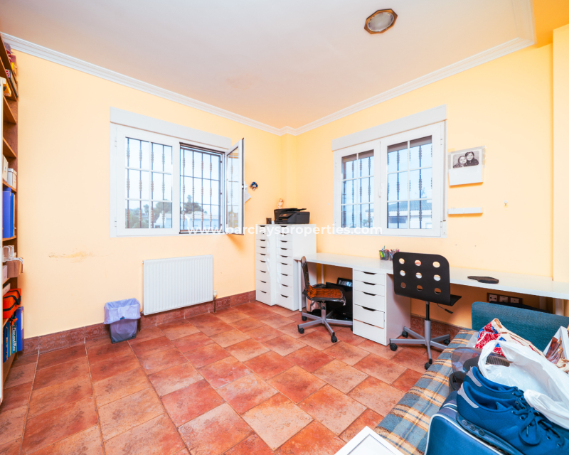 Resale - Fristaende Villa  - Urb. La Marina