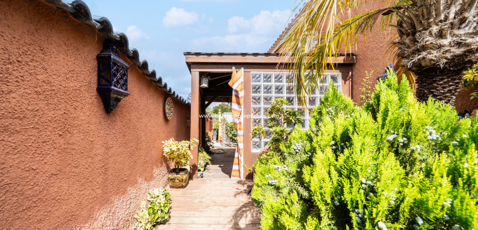 Resale - Fristaende Villa  - Urb. La Marina