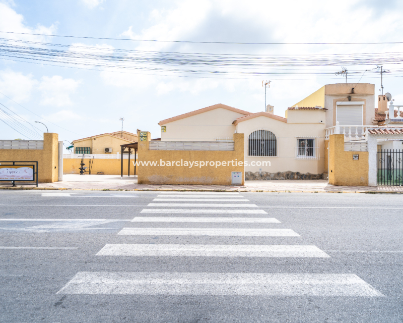 Resale - Fristaende Villa  - Urb. La Marina