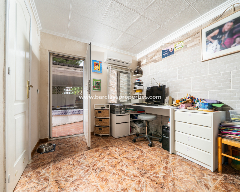 Resale - Fristaende Villa  - Urb. La Marina