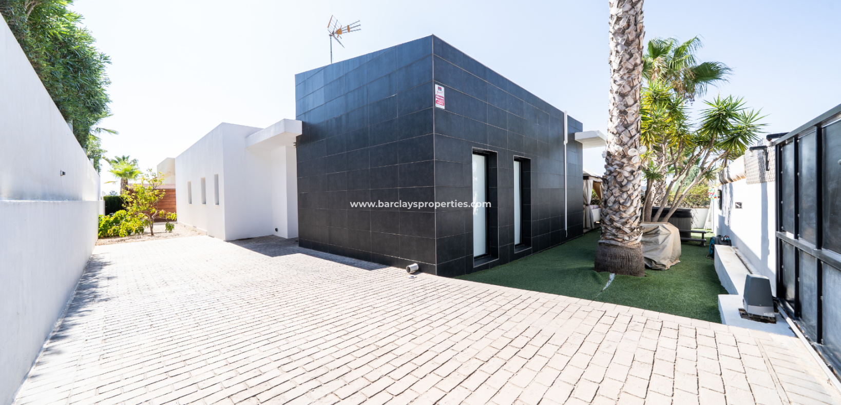 Resale - Fristaende Villa  - Urb. La Marina