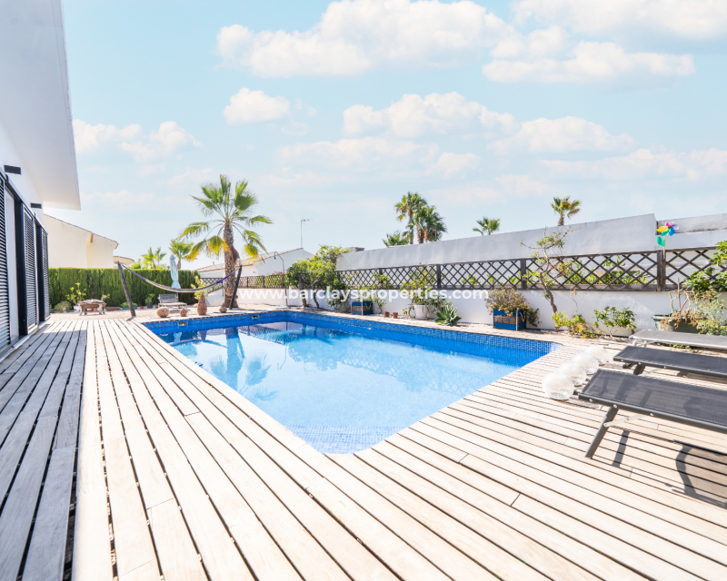 Resale - Fristaende Villa  - Urb. La Marina