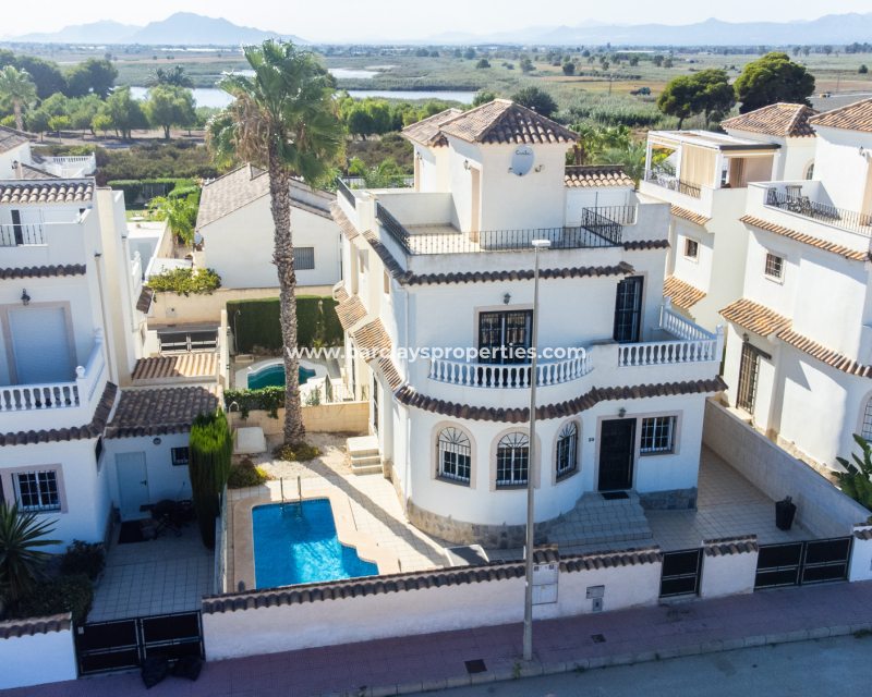 Resale - Fristaende Villa  - Urb. La Marina