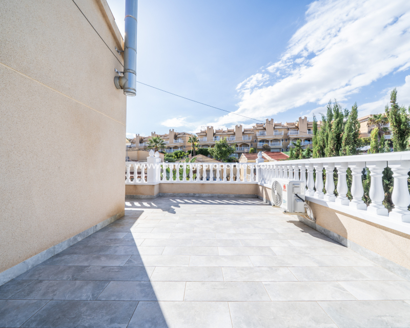 Resale - Fristaende Villa  - Urb. La Marina