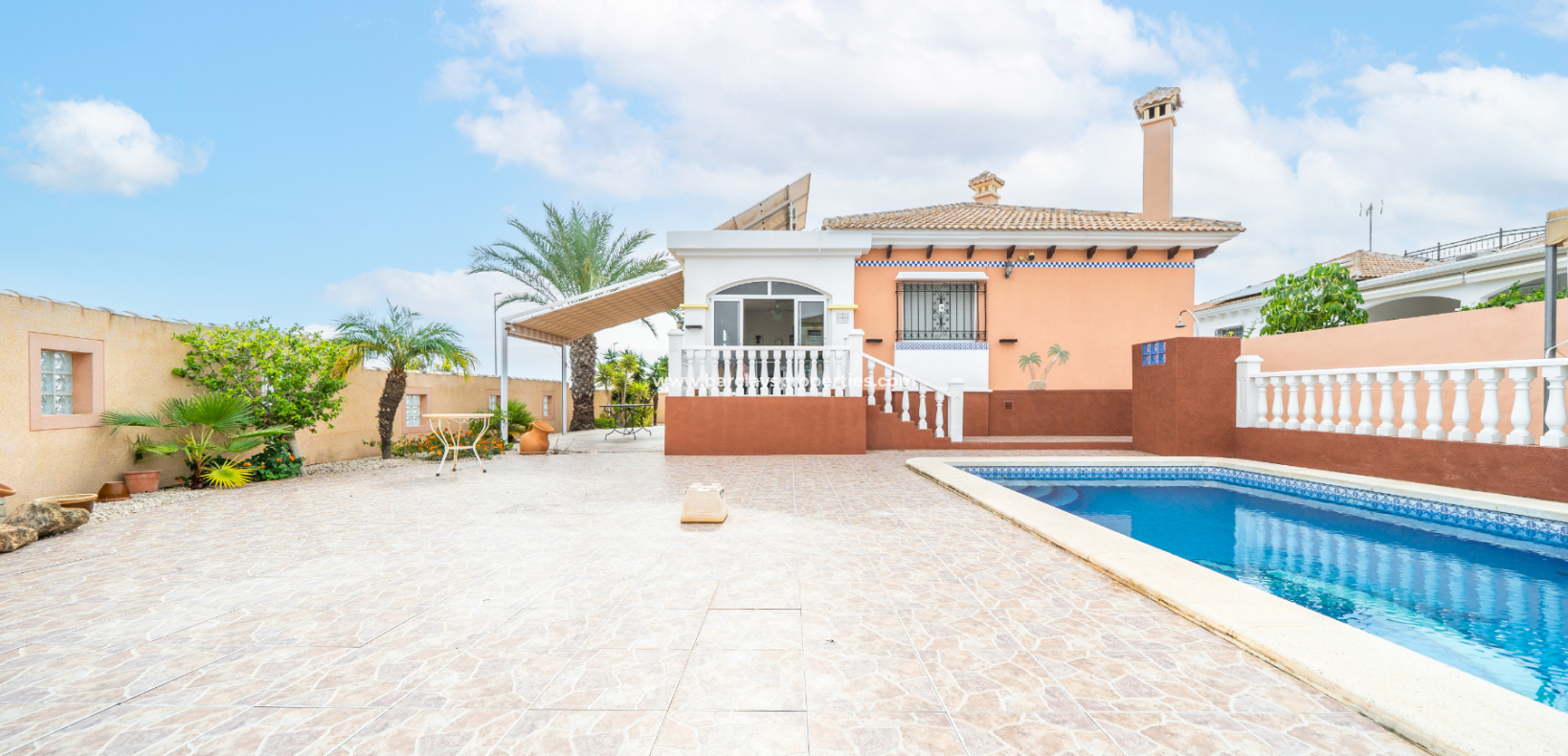 Resale - Fristaende Villa  - Urb. La Marina