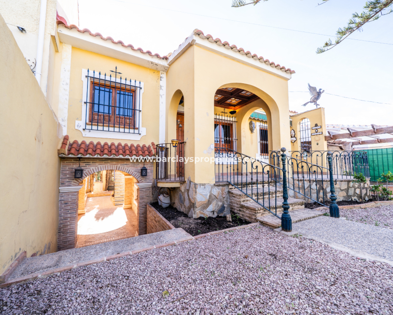 Resale - Fristaende Villa  - Urb. La Marina