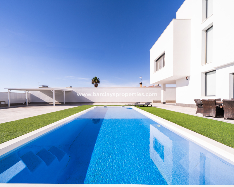 Resale - Fristaende Villa  - Urb. La Marina