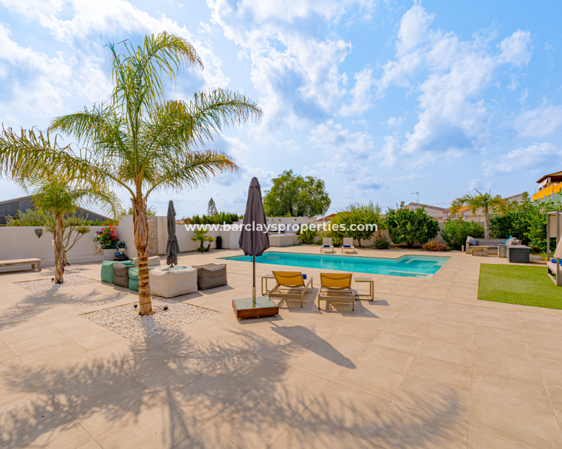 Resale - Fristaende Villa  - Urb. La Marina