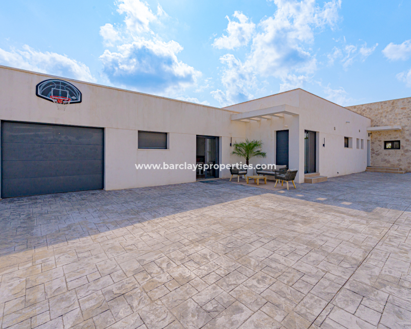 Resale - Fristaende Villa  - Urb. La Marina