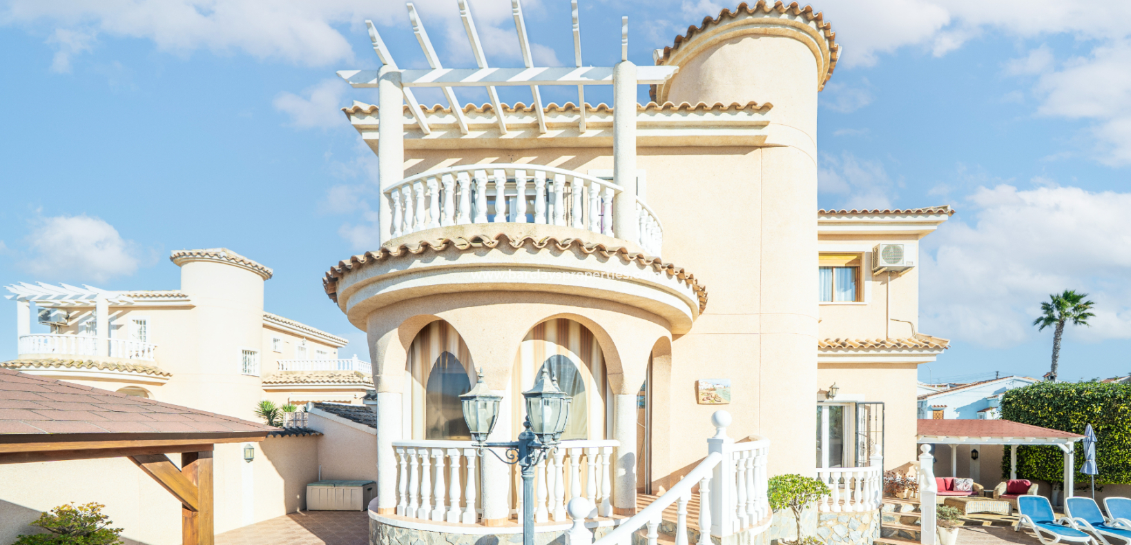 Resale - Fristaende Villa  - Urb. La Marina