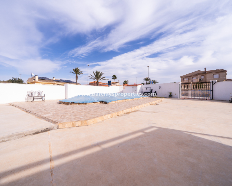 Resale - Fristaende Villa  - Urb. La Marina