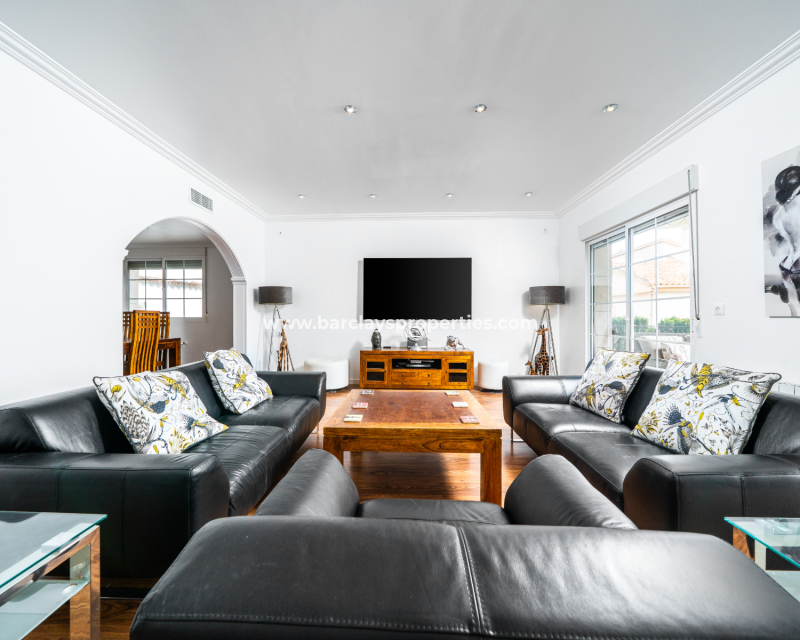 Resale - Fristaende Villa  - Urb. La Marina