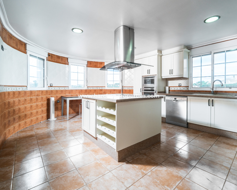 Resale - Fristaende Villa  - Urb. La Marina