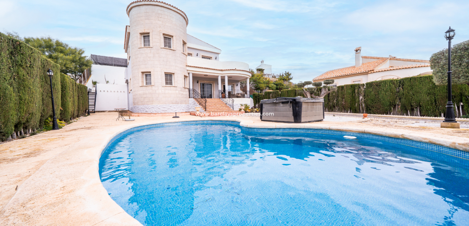 Resale - Fristaende Villa  - Urb. La Marina