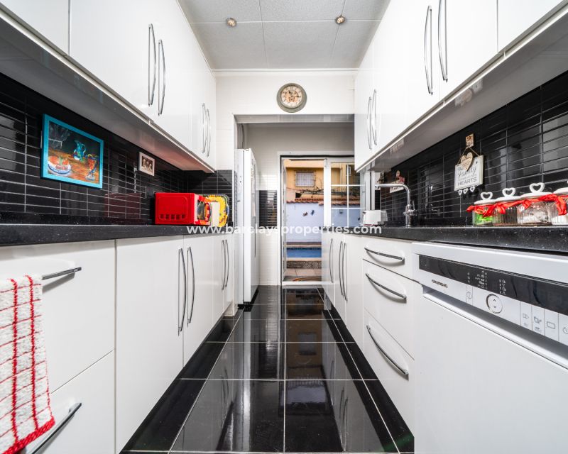 Resale - Fristaende Villa  - Urb. La Marina