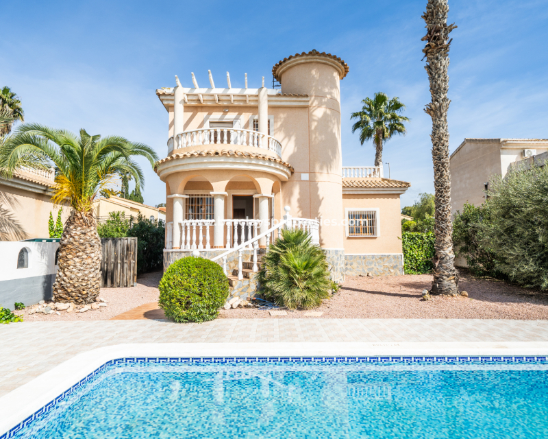 Resale - Fristaende Villa  - Urb. La Marina