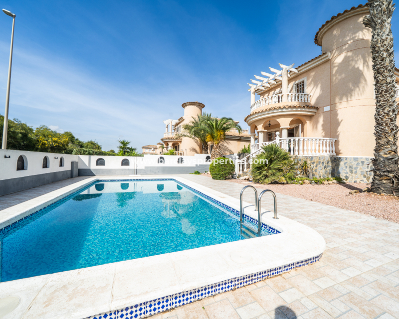 Resale - Fristaende Villa  - Urb. La Marina