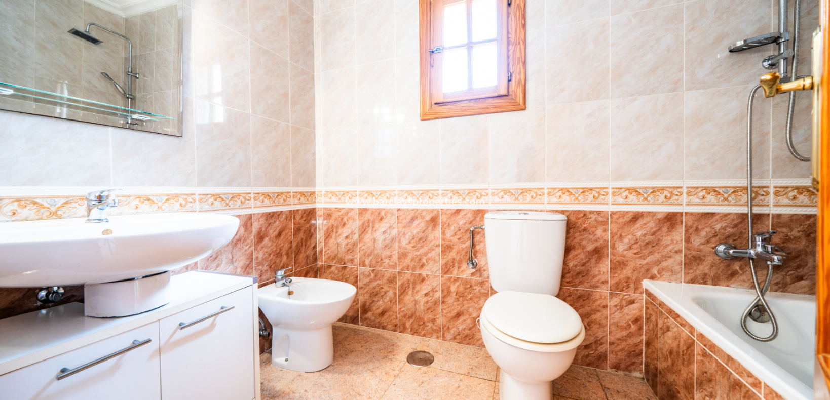 Resale - Fristaende Villa  - Urb. La Marina