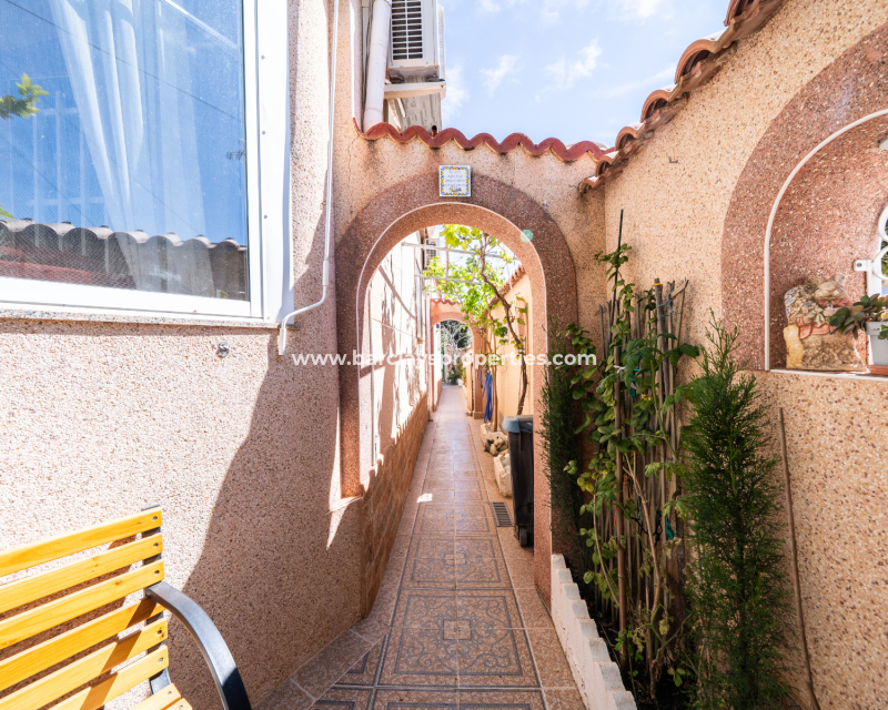 Resale - Fristaende Villa  - Urb. La Marina