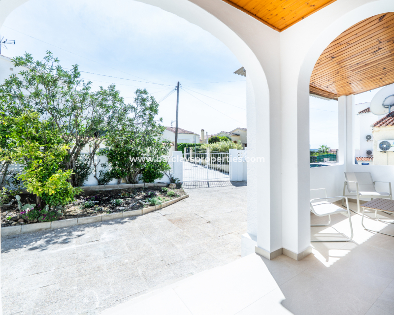 Resale - Fristaende Villa  - Urb. La Marina