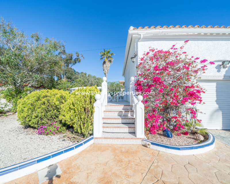 Resale - Fristaende Villa  - Urb. La Marina