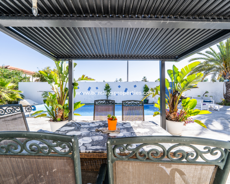 Resale - Fristaende Villa  - Urb. La Marina