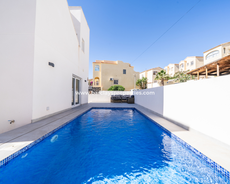 Resale - Fristaende Villa  - Urb. La Marina