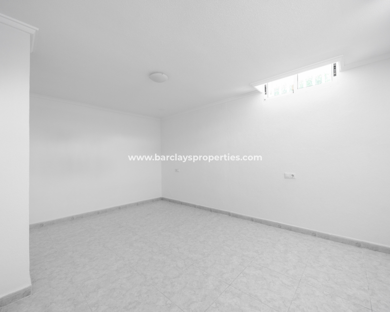 Resale - Fristaende Villa  - Urb. La Marina