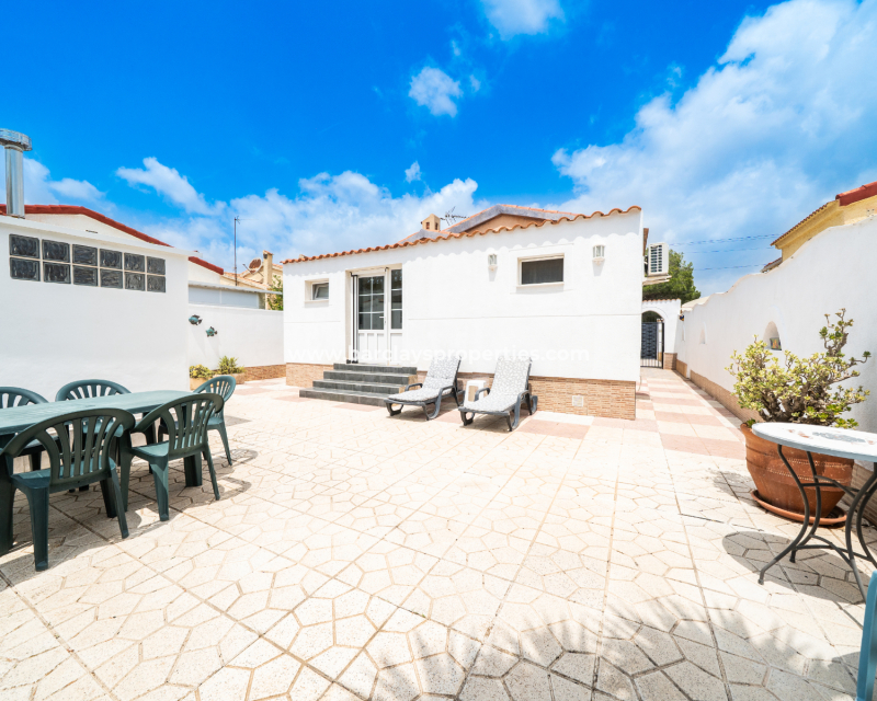 Resale - Fristaende Villa  - Urb. La Marina