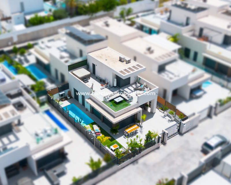 Resale - Fristaende Villa  - Urb. La Marina