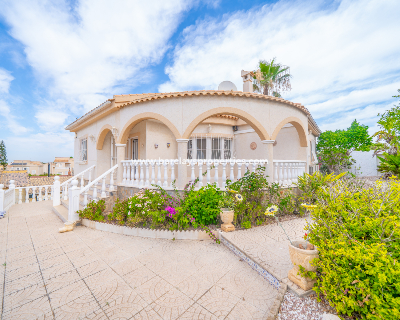 Resale - Fristaende Villa  - Urb. La Marina
