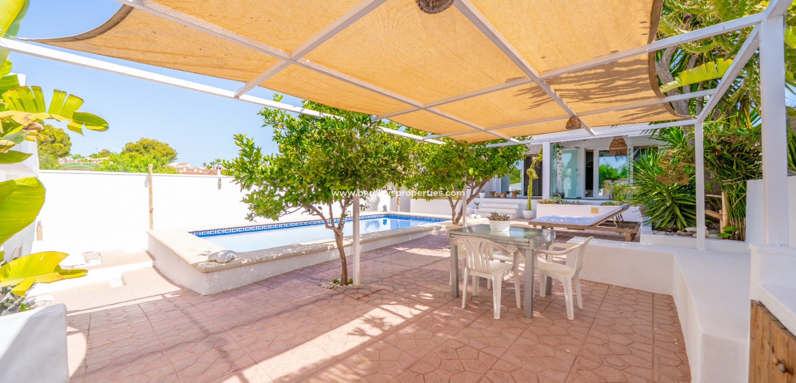 Resale - Fristaende Villa  - Urb. La Marina