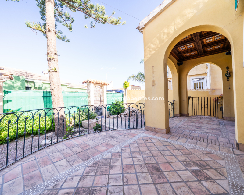 Resale - Fristaende Villa  - Urb. La Marina