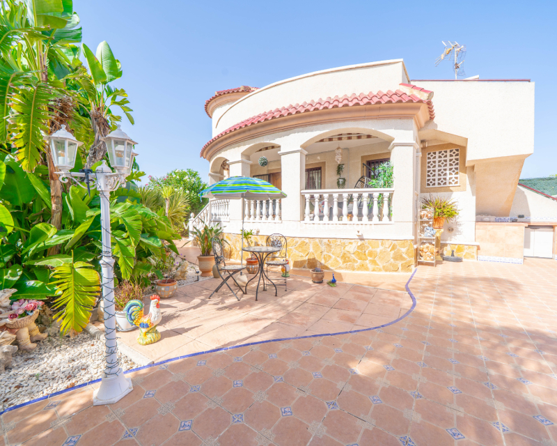 Resale - Fristaende Villa  - Urb. La Marina