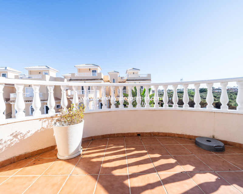 Resale -  Halb Freistehend - Urb. La Marina