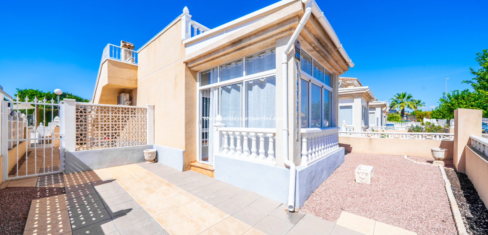 Resale -  Halb Freistehend - Urb. La Marina