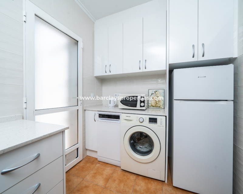 Resale -  Halb Freistehend - Urb. La Marina