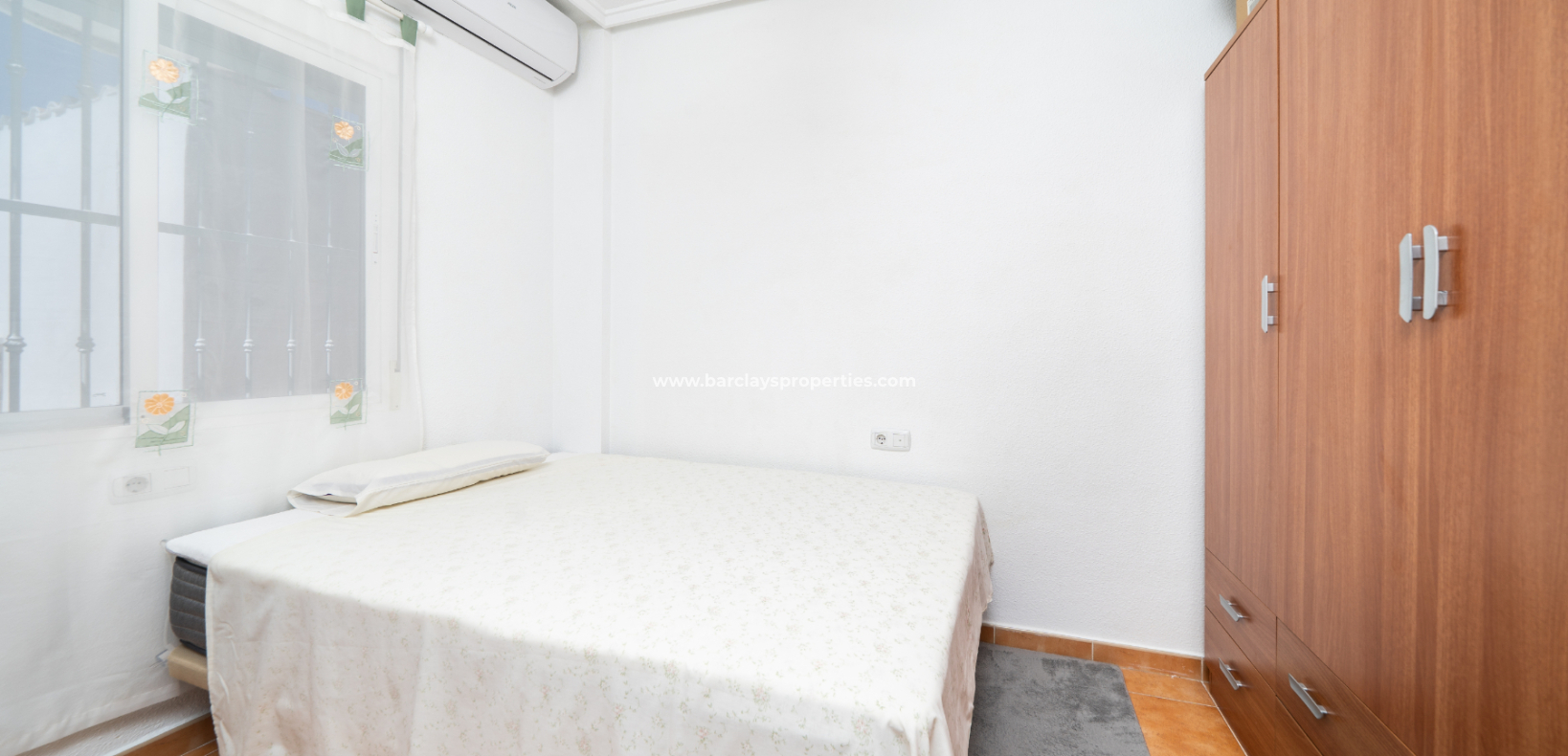 Resale -  Halb Freistehend - Urb. La Marina
