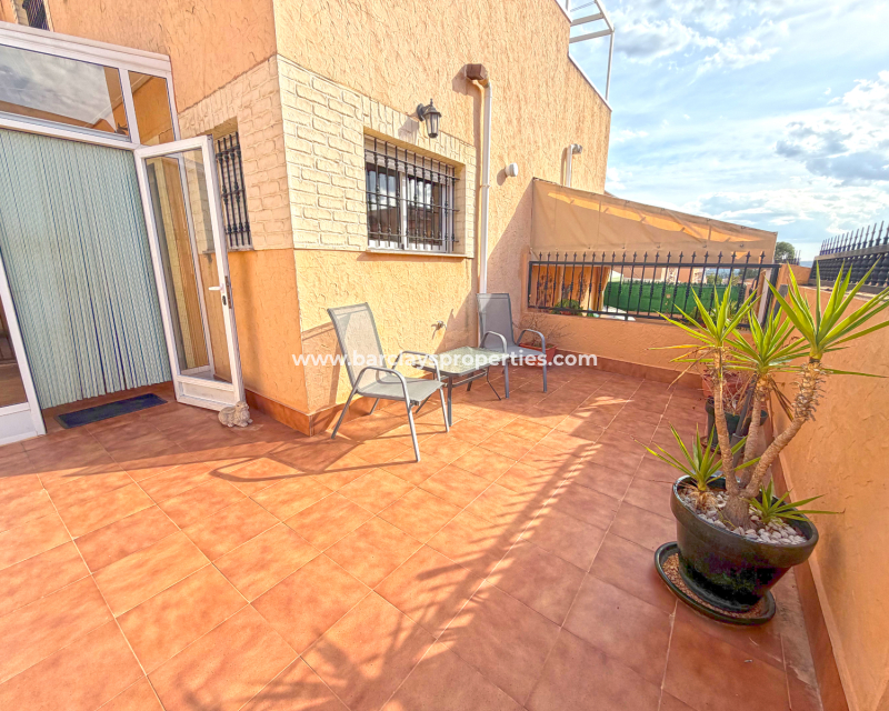 Resale -  Halb Freistehend - Urb. La Marina