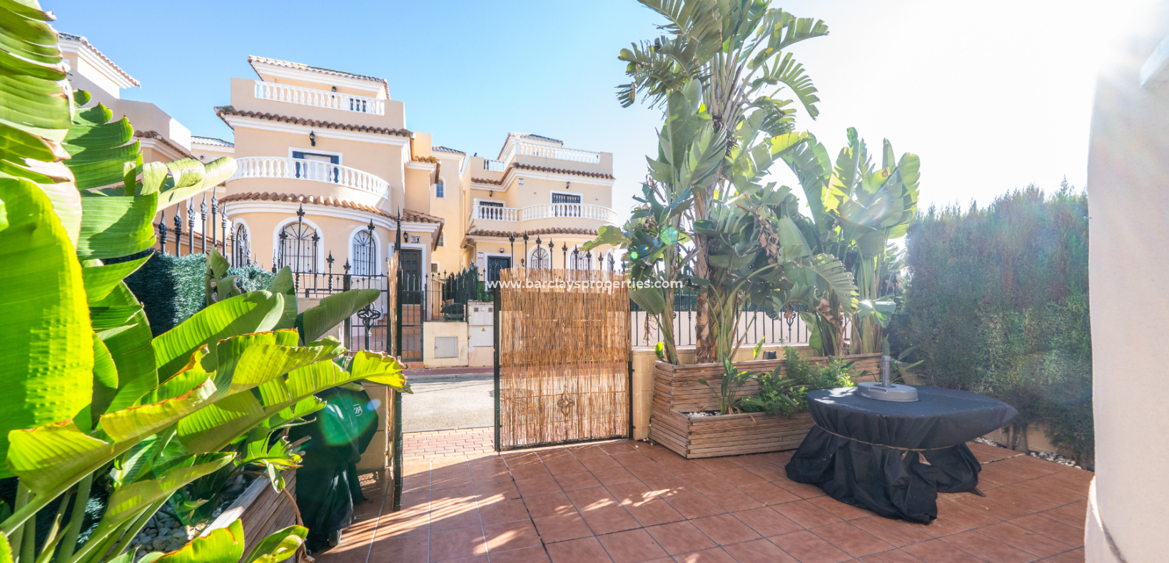 Resale - Parhus - Urb. La Marina