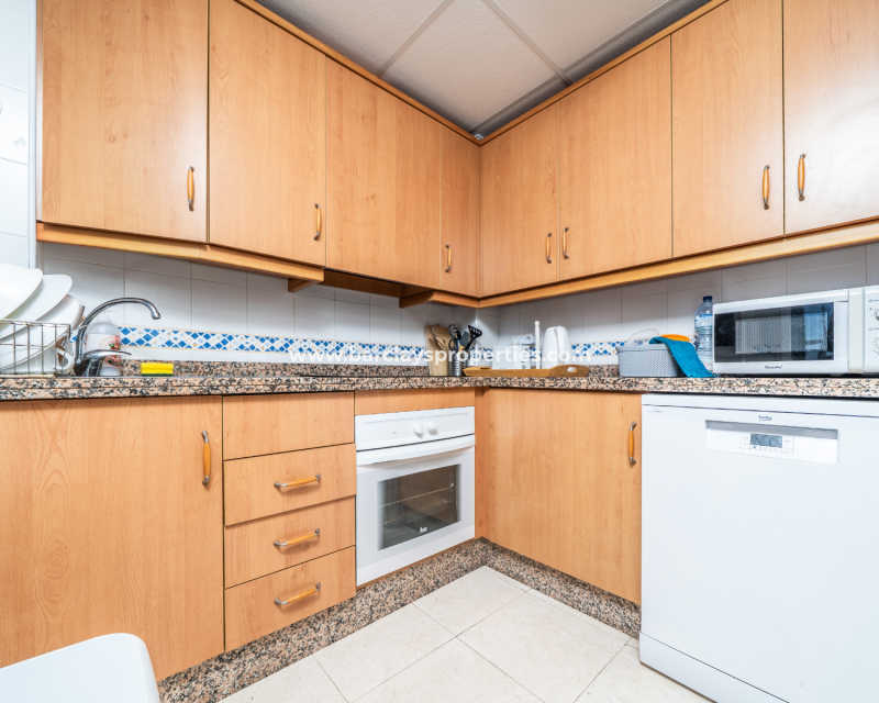 Resale - Parhus - Urb. La Marina