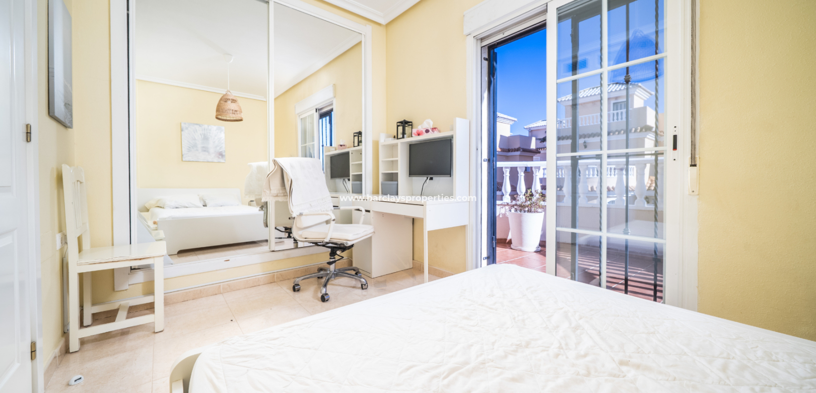 Resale - Parhus - Urb. La Marina