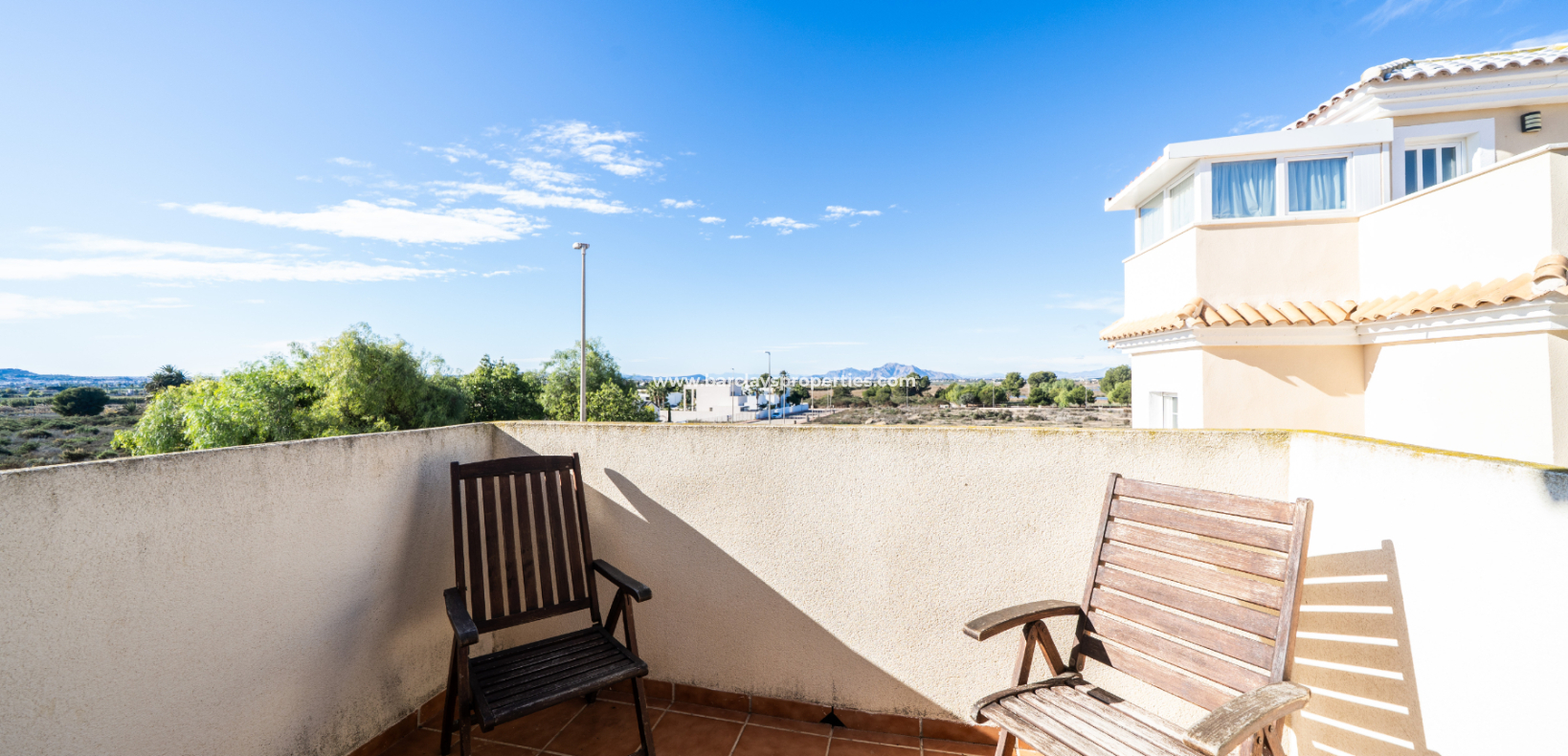 Resale - Parhus - Urb. La Marina