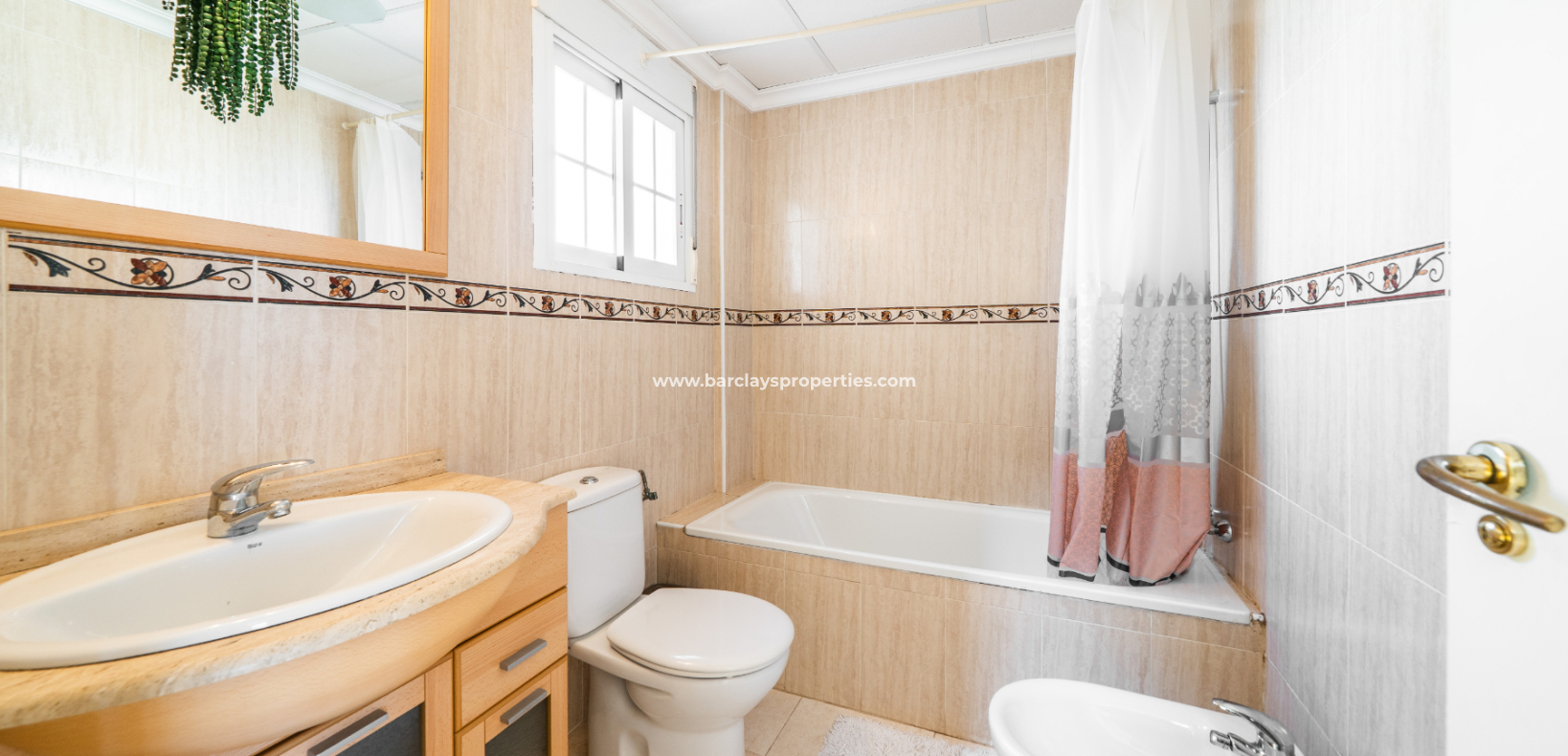 Resale - Parhus - Urb. La Marina