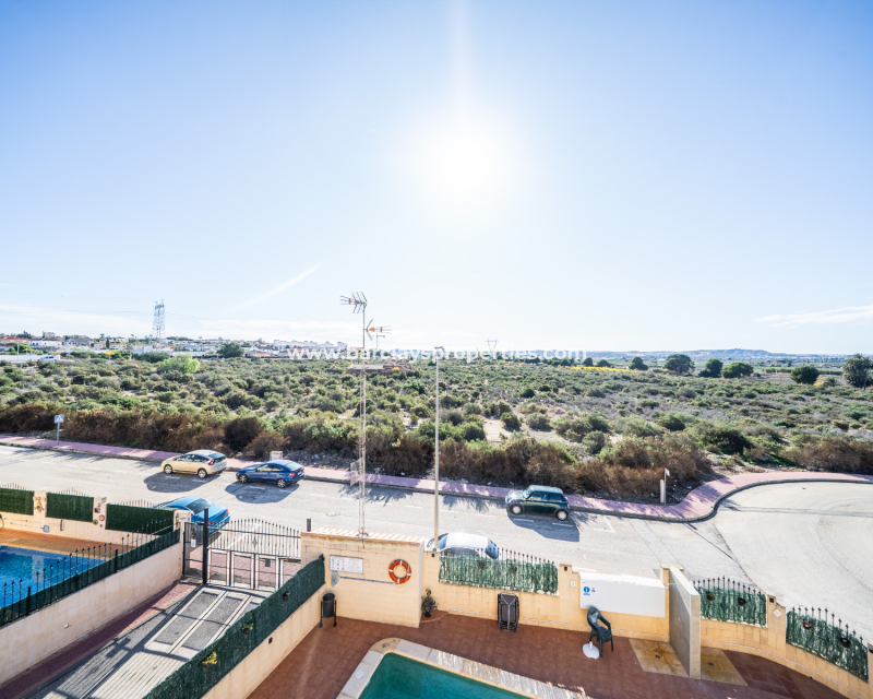 Resale - Parhus - Urb. La Marina