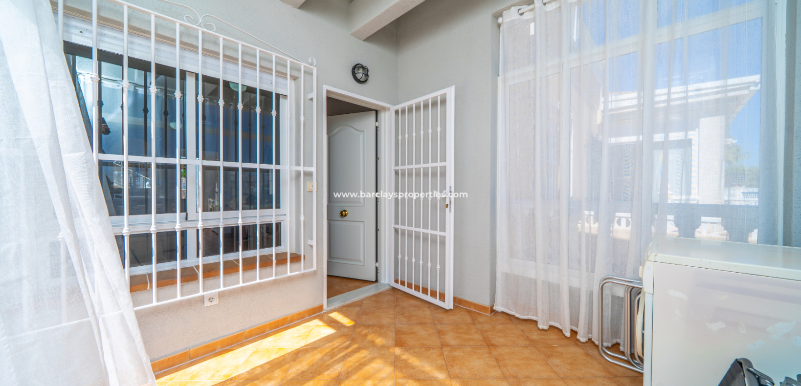 Resale - Parhus - Urb. La Marina
